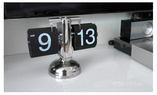 Фото товара Цифровые перекидные флип часы Фото товара Цифровые перекидные флип часы